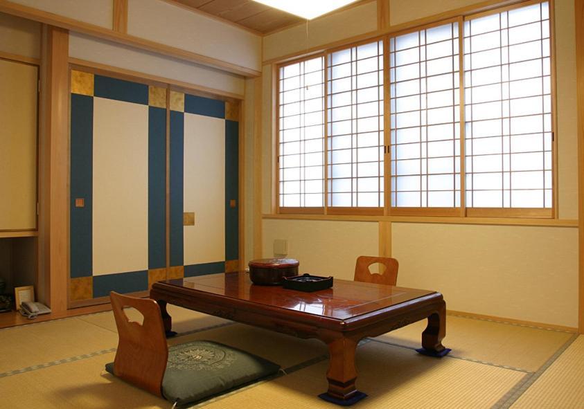 Ryokan Nakaya Misasa Rom bilde